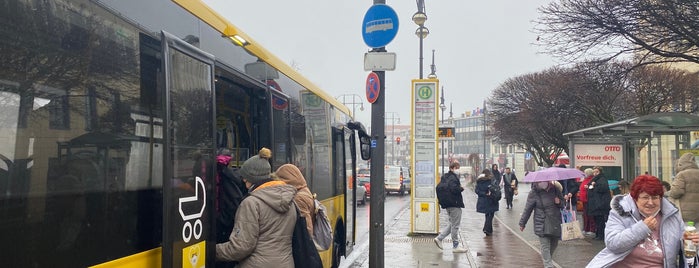 H U Kurt-Schumacher-Platz is one of Berlin - Nahverkehr.