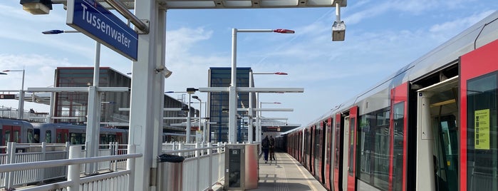 Metrostation Tussenwater is one of metrohalte.