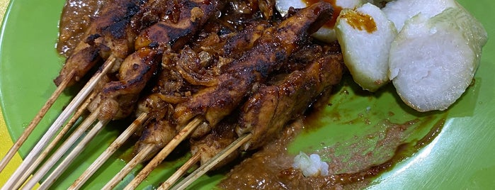 Sate Sabang Pak Heri is one of Local Food JABOTABEK.