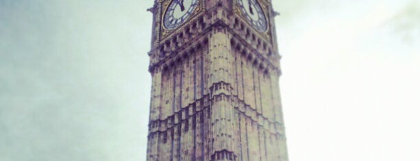 Elizabeth Tower (Big Ben) is one of London.