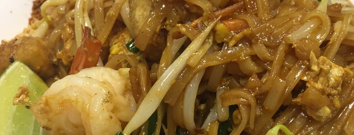 Issan Thai Food is one of Locais salvos de Markus.