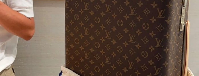 Louis Vuitton is one of Edgar : понравившиеся места.