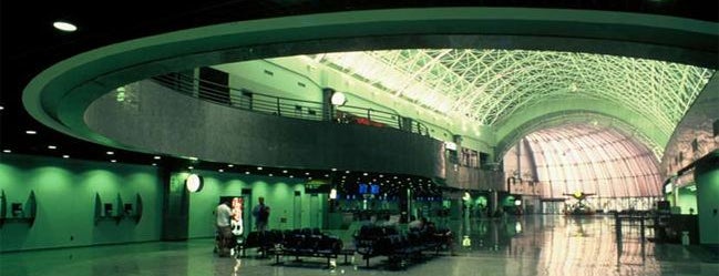 Aeroporto Internacional de Fortaleza / Pinto Martins (FOR) is one of Locais.