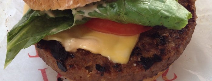 Earth Burger is one of สถานที่ที่บันทึกไว้ของ Quantum.