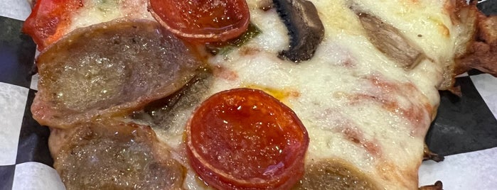 Bonanno's New York Pizzeria is one of Mayorships.