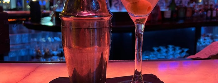 Blue Martini is one of Vegas Places with Check-In Deals.