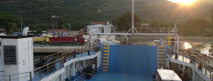 Marmara Adası Feribot İskelesi is one of Hakan'ın Beğendiği Mekanlar.