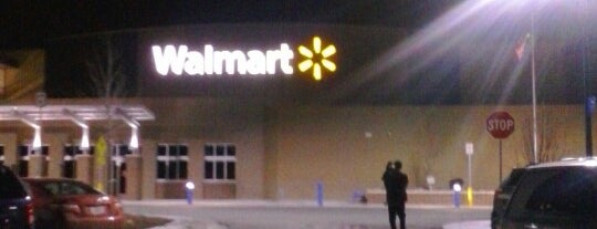 Walmart Supercenter is one of Tempat yang Disukai Shyloh.