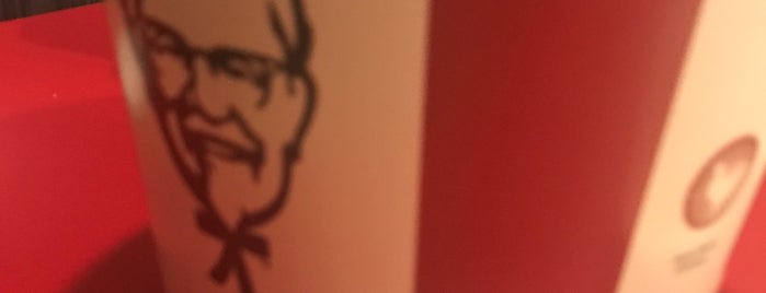 KFC is one of Lieux qui ont plu à Chanine Mae.