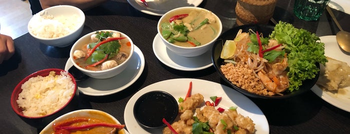 Thai Room Restaurant is one of My life in London.