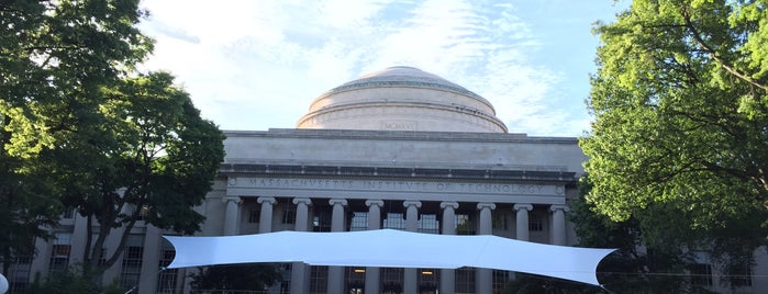 Массачусетский технологический институт is one of Boston.