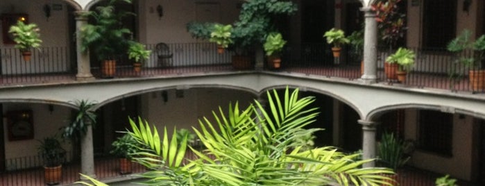 Hotel Posada Guadalajara is one of Orte, die Ligia gefallen.