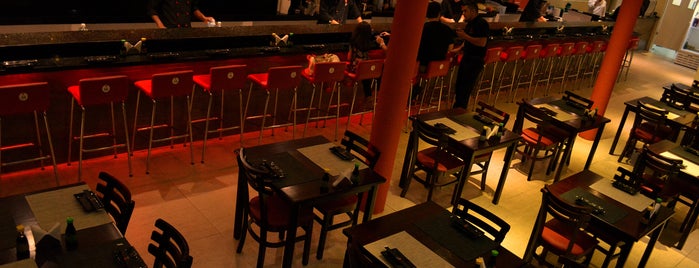 Naru Restaurants & Sushi Bar is one of Restaurantes.