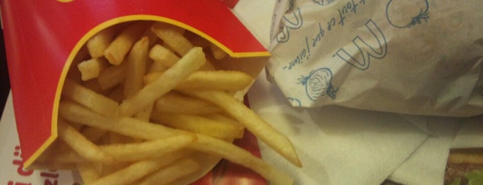 McDonald's is one of Orte, die Özgür gefallen.