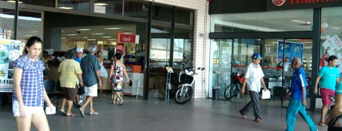 Formosa Supermercado e Magazine is one of Tempat yang Disukai Kelvin.