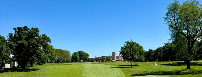 Olympia Fields Country Club is one of Golf courses.