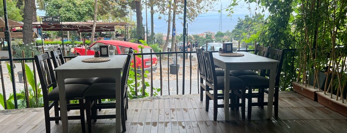 Bi Keyf Cafe is one of Edremit Ayvalık.