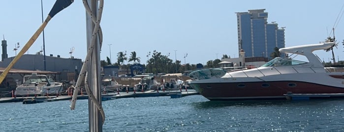 Al-Andalus Marina is one of Obhor food.