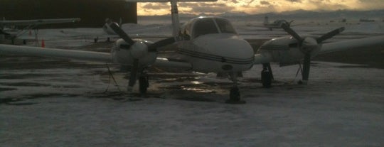 Calgary Flying Club is one of Calgary.