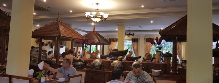 Somadevi Cafe is one of Phat: сохраненные места.