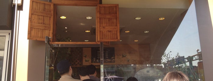 오아저씨 수제고로케 is one of bakery&cafe.