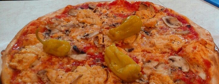 Solo Pizza is one of Lugares guardados de Андрей.