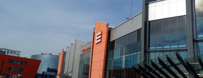 Terminal E is one of Locais curtidos por Oksana.