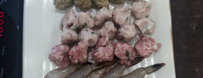 Sawara Steamboat & Claypot Fish Head is one of Penang Food.