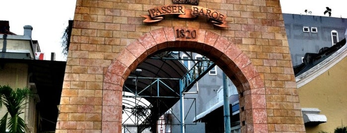 Pasar Baru (Passer Baroe) is one of Jakarta. Indonesia.