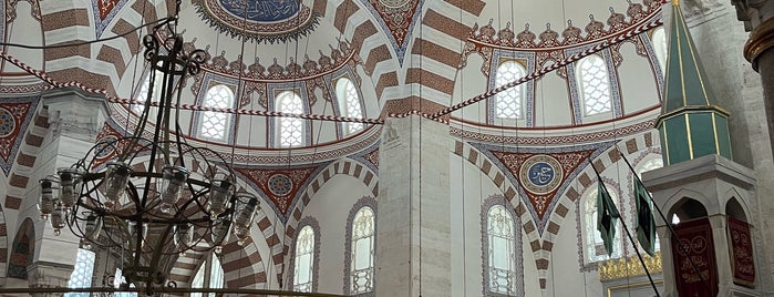 Nurbanu Valide-i Atik Sultan Camii is one of İstanbul Rehberlik.