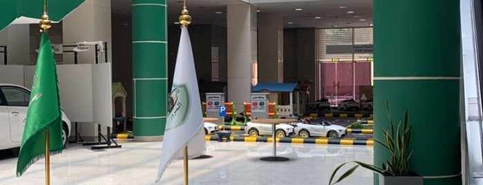 SDS Saudi Driving School is one of Orte, die RA gefallen.
