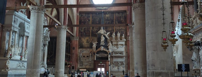 Basilica di Santa Maria Gloriosa dei Frari is one of Italia.