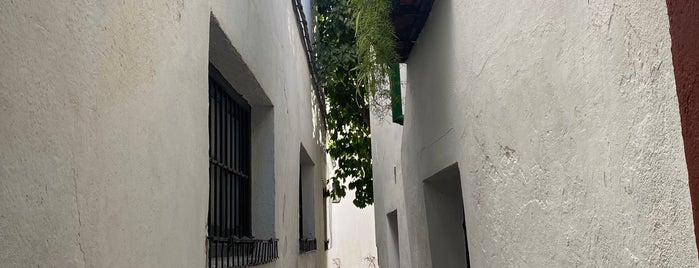 Calle del Pañuelo is one of Córdoba.