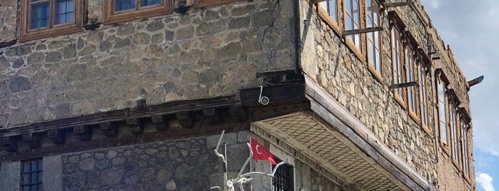 Paşa Bey Konağı is one of Tempat yang Disimpan Hakan.