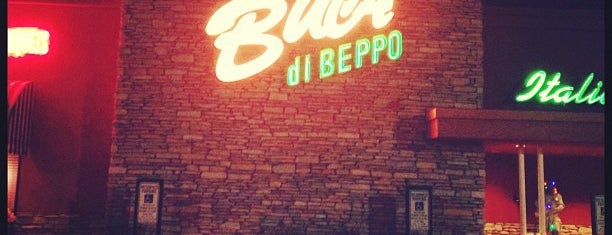 Buca di Beppo is one of สถานที่ที่ Juan ถูกใจ.