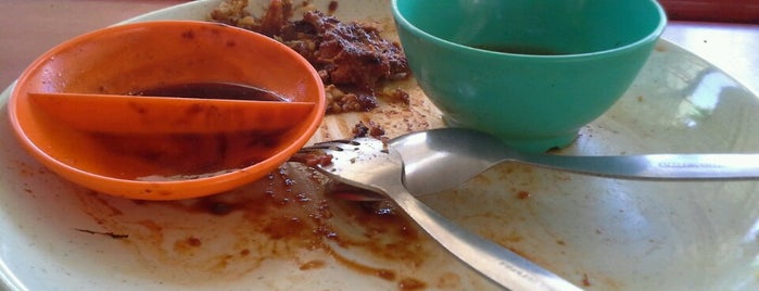 Nasi Ayam Periuk Besar is one of Makan @ Utara,MY #17.