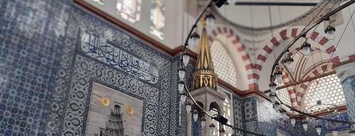 Mosquée Rüstem Paşa is one of Bir Gezginin Seyir Defteri 2.