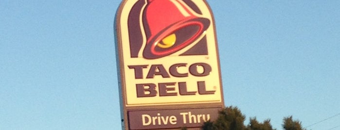 Taco Bell is one of สถานที่ที่ Jessica ถูกใจ.