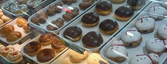 Krispy Kreme is one of Orte, die Ana gefallen.