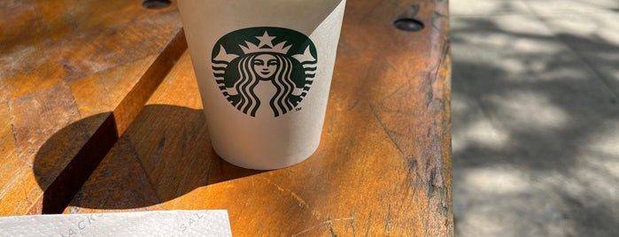 Starbucks is one of ¿Un café?.