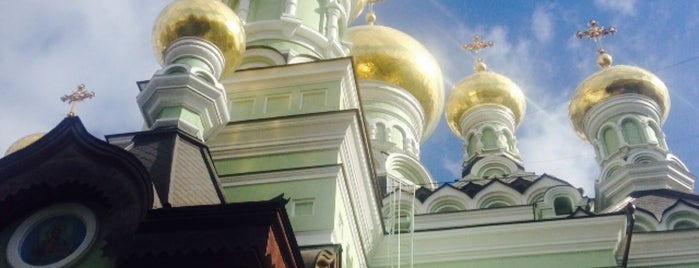 Свято-Покровський жіночий монастир is one of любимые места.