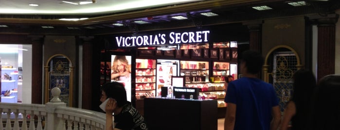 Victoria's Secret is one of Moscu.