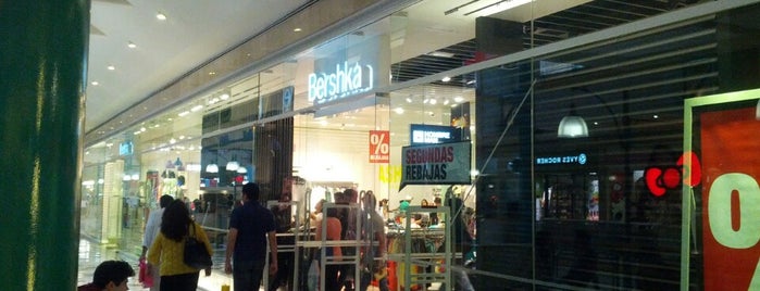 Bershka is one of Marianaさんのお気に入りスポット.