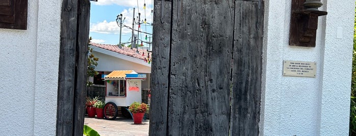 La Fogata is one of The 15 Best Places for Guacamole in San Antonio.