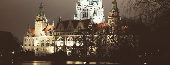 Neues Rathaus is one of Hannover 🏫.