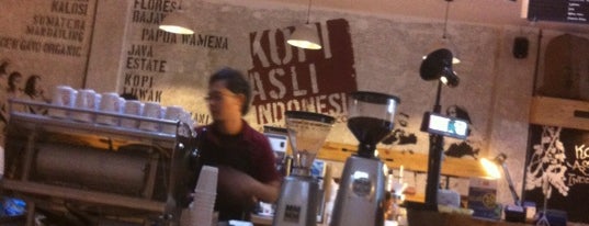 Anomali Coffee is one of Кофейни и лучшие места для завтраков.