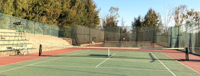 Morales Tennis Academy is one of Tempat yang Disukai Edgar.