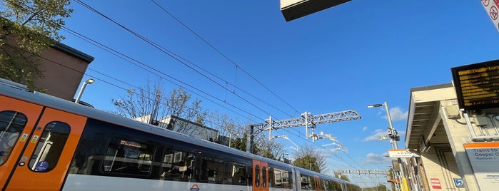 South Tottenham Railway Station (STO) is one of Overground Adventure.