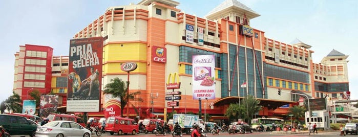 Pusat Grosir Cililitan (PGC) is one of donnell’s Liked Places.