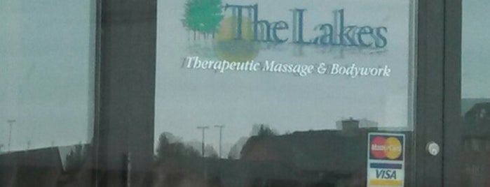 The Lakes Therapeutic Massage and Bodywork is one of Tempat yang Disukai Randee.